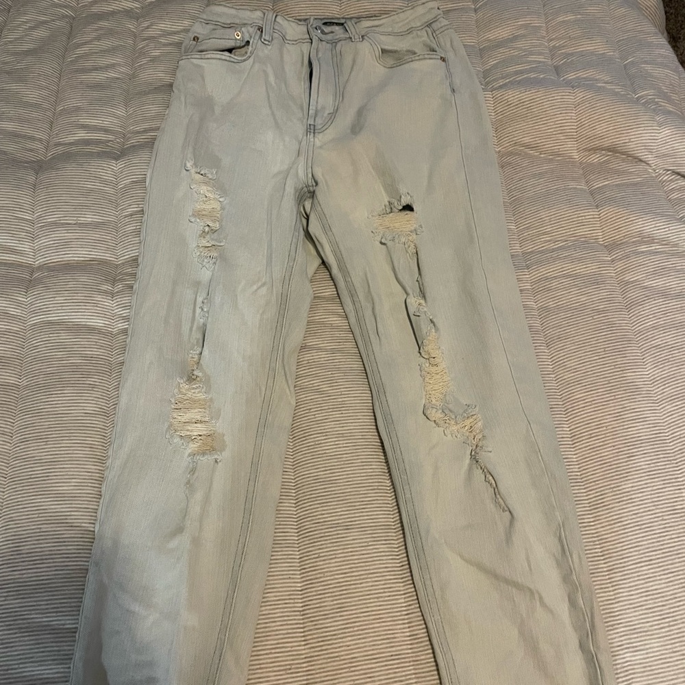 Mom jeans! super cute hardly ever been worn!